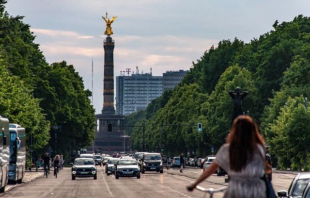 Hlavní faktory ovlivňující rychlost kácení stromu bobrem